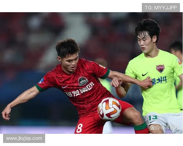 全球足球风云变幻各大洲赛事争锋运动员成名背后那些鲜为人知的故事